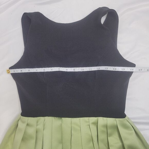VINTAGE 80s does 50s dress Cache fit and flare green and black M - Picture 10 of 12